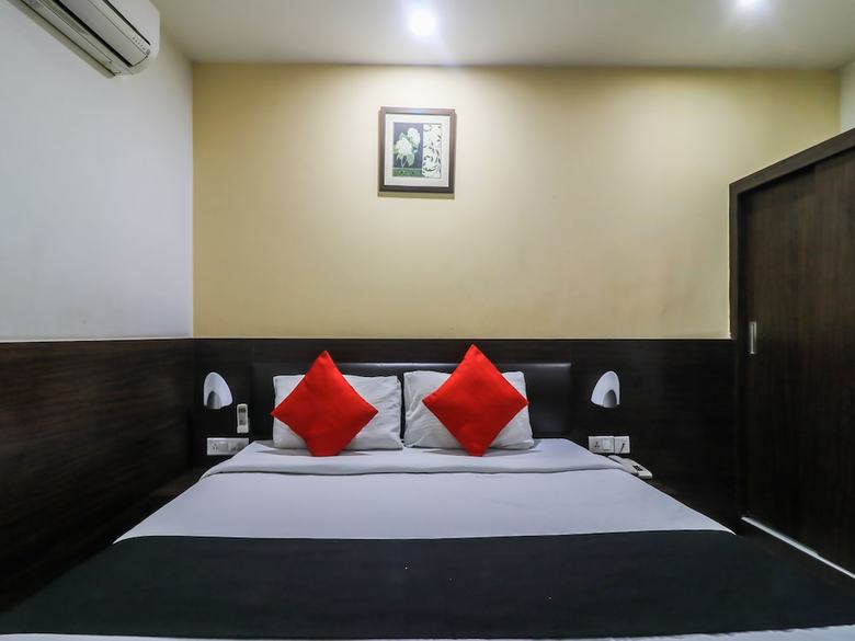 Capital O 1885 Hotel Krishna