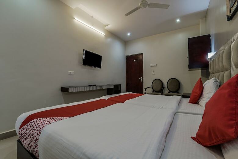 Oyo 5231 M V Boutique Hotel