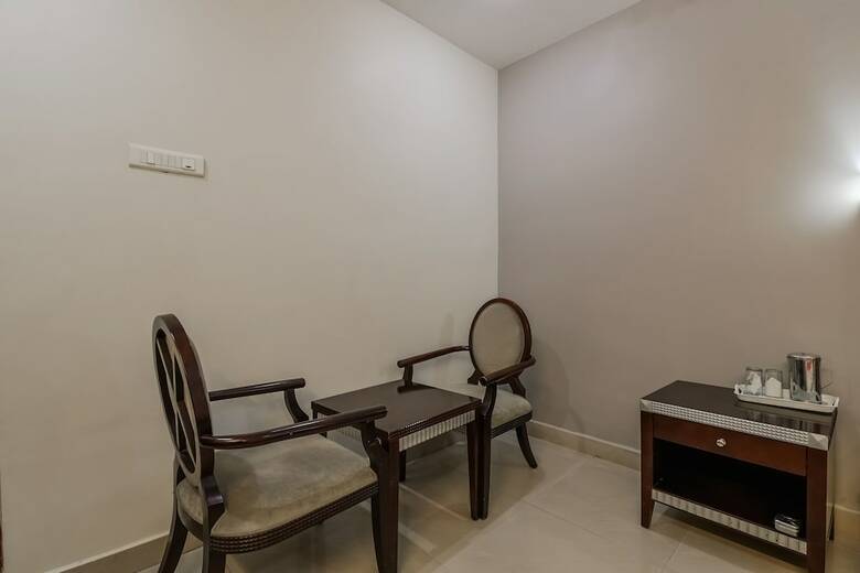 Oyo 5231 M V Boutique Hotel
