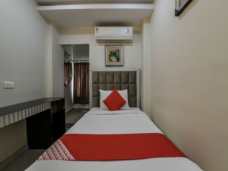 Oyo 5231 M V Boutique Hotel
