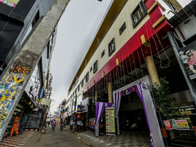 Oyo 5231 M V Boutique Hotel