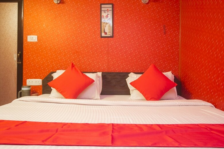 Oyo 3875 Hotel Everest Glory