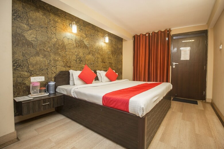 Oyo 3875 Hotel Everest Glory