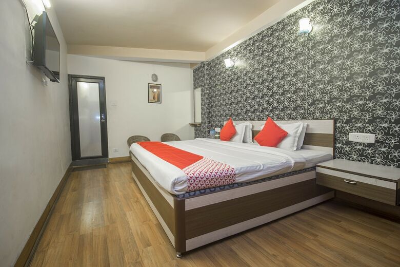 Oyo 3875 Hotel Everest Glory