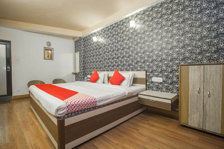 Oyo 3875 Hotel Everest Glory
