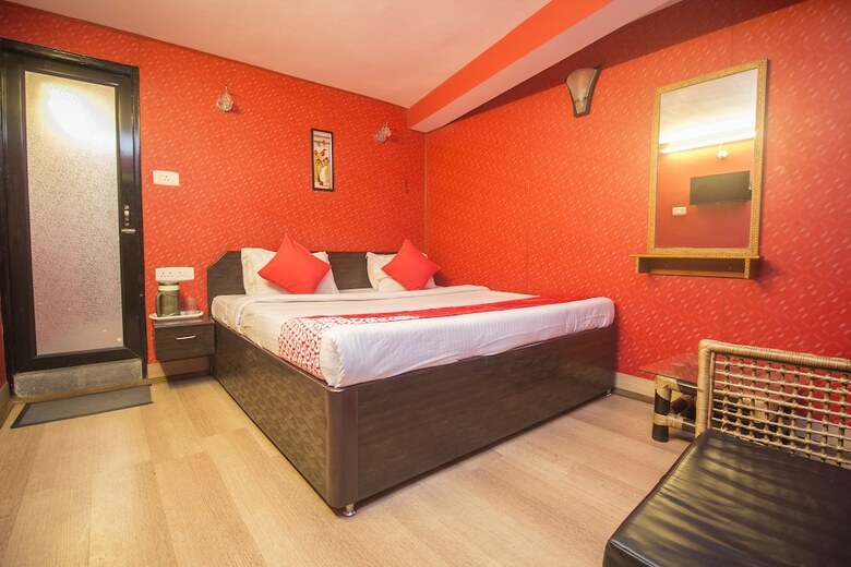 Oyo 3875 Hotel Everest Glory