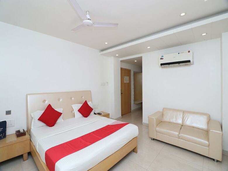 Oyo 5843 Hotel Yash Inn