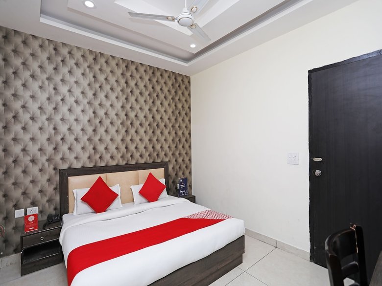 Oyo 28017 Hotel Olive