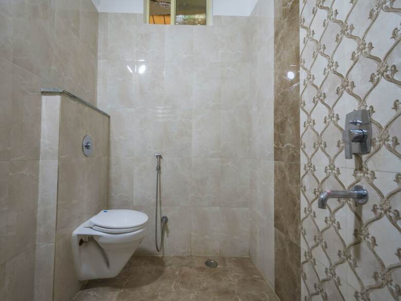 Oyo 14022 Hotel Saya Inn