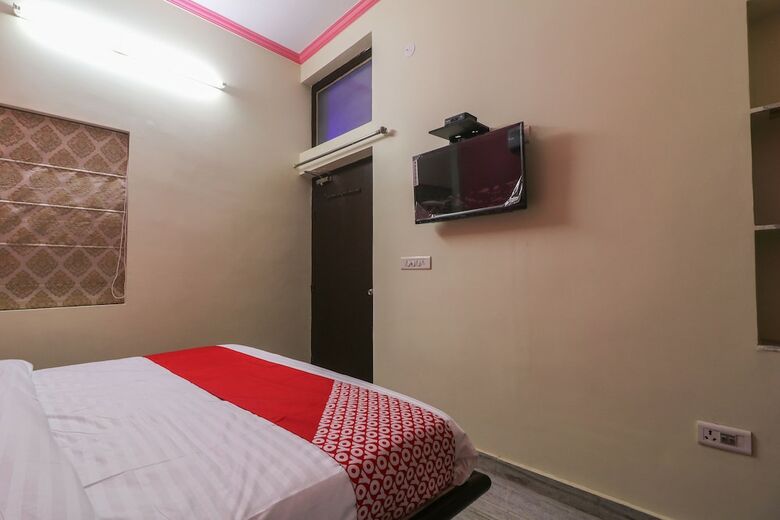 Oyo 26857 Hotel Ps Royal Heritage