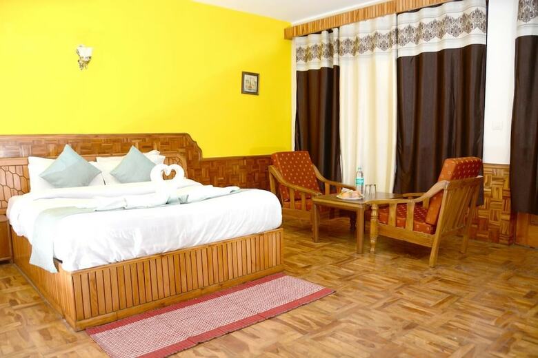 Hotel Oyo 24832 Rajhans