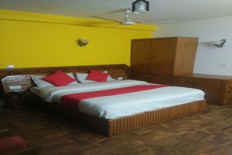 Hotel Oyo 24832 Rajhans