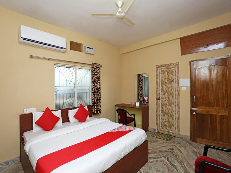Hotel Oyo 12756 Galaxy Homes
