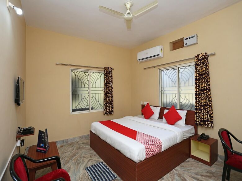 Hotel Oyo 12756 Galaxy Homes