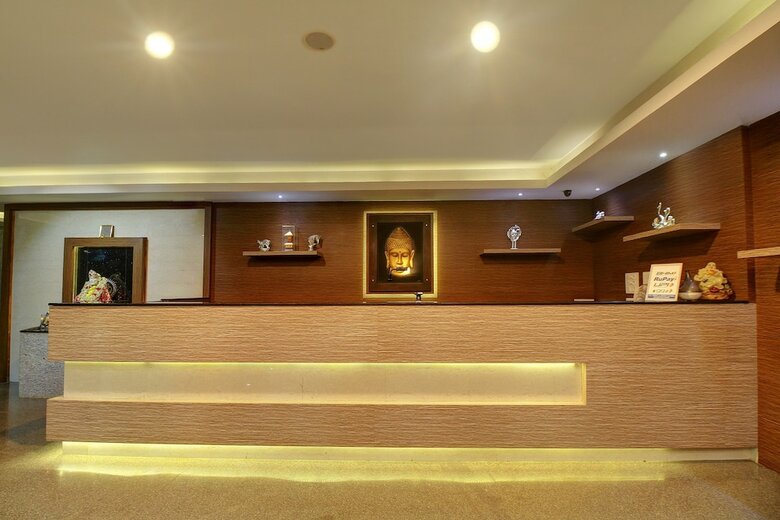 Hotel Oyo 22439 Ratna Forever