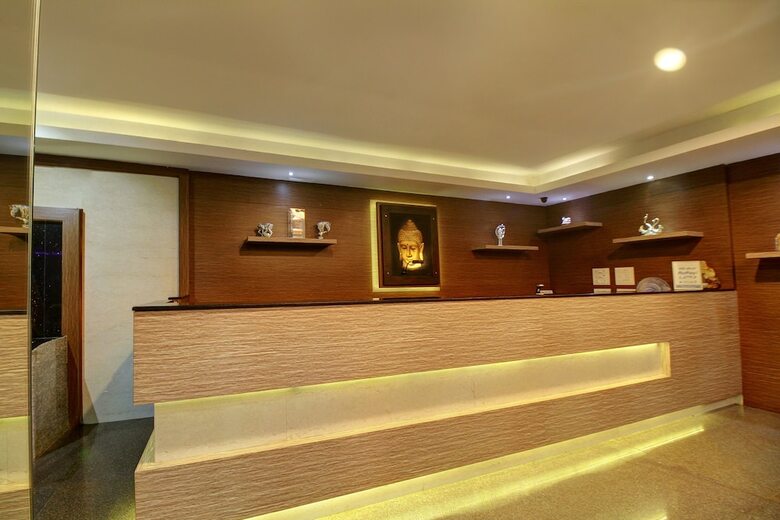 Hotel Oyo 22439 Ratna Forever