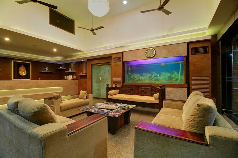Hotel Oyo 22439 Ratna Forever