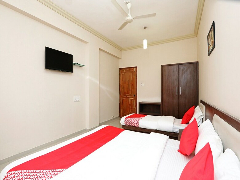 Oyo 26603 Hotel Prakash International