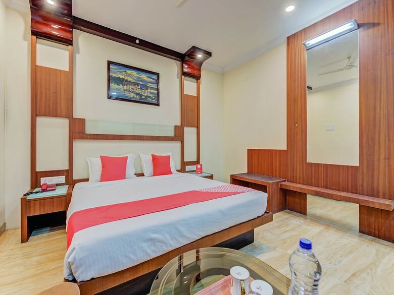 Hotel Oyo 26855 Kailasdham
