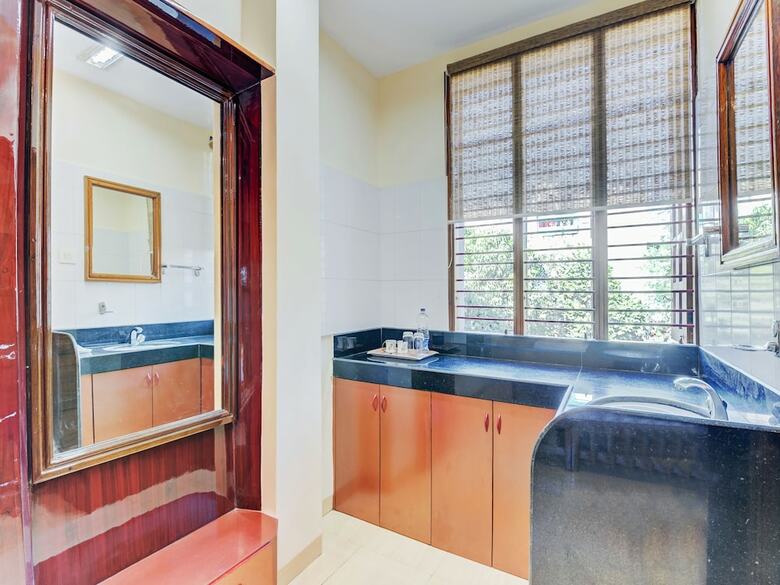 Hotel Oyo 26855 Kailasdham