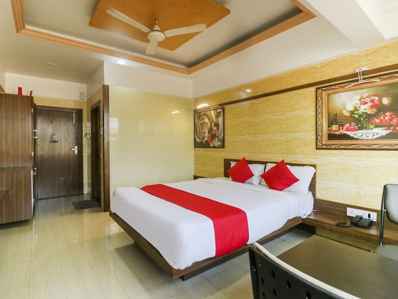 Oyo 24161 Hotel Centre Point