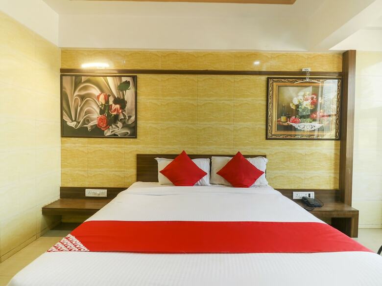 Oyo 24161 Hotel Centre Point