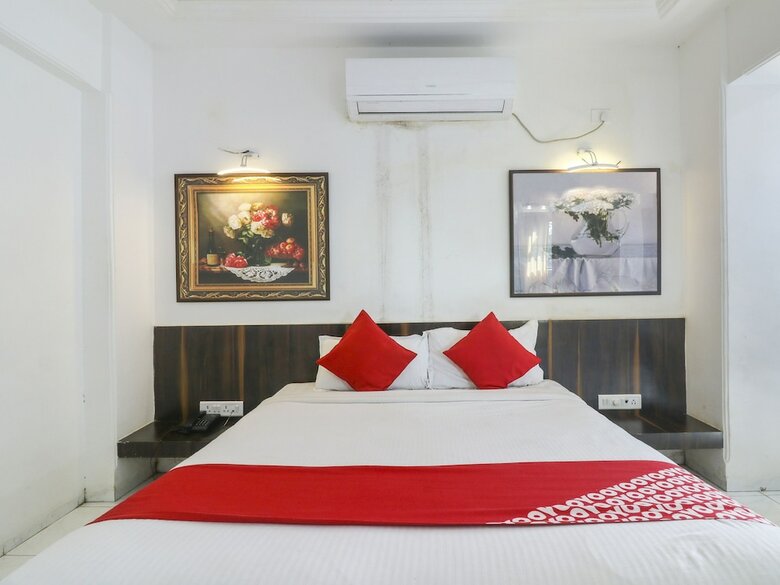 Oyo 24161 Hotel Centre Point