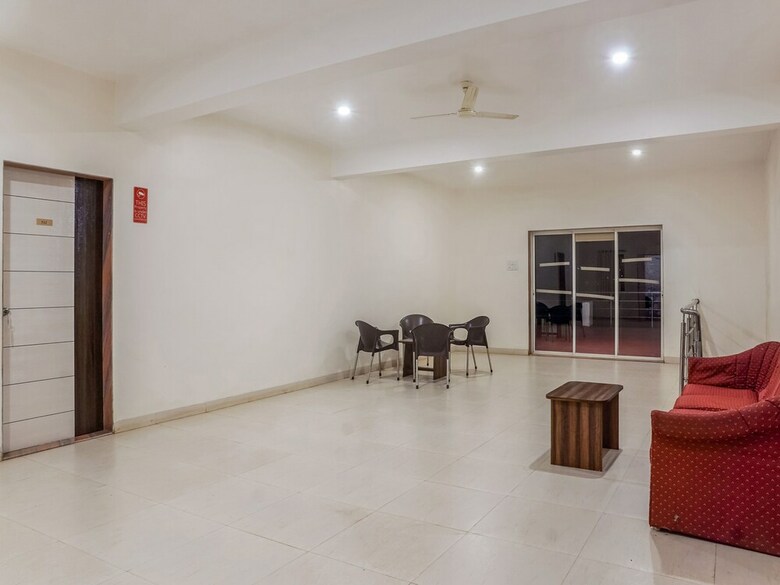 Oyo 25095 Hotel Valley View Residency