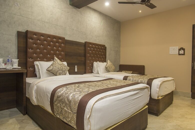 Oyo 27992 Hotel Ganpati