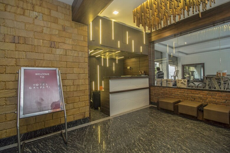 Oyo 27992 Hotel Ganpati