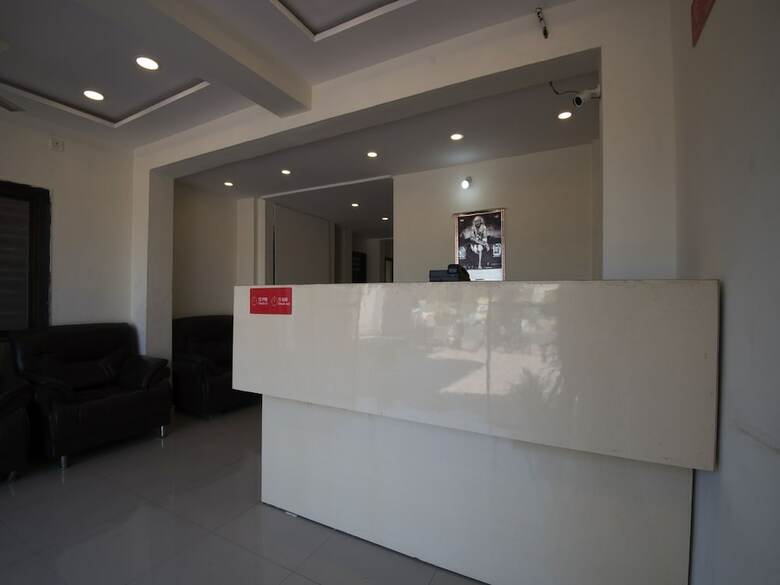 Hotel Oyo 26467 Sumiran Plaza