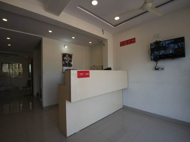 Hotel Oyo 26467 Sumiran Plaza