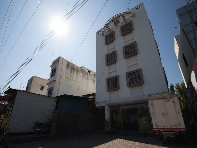 Hotel Oyo 26467 Sumiran Plaza