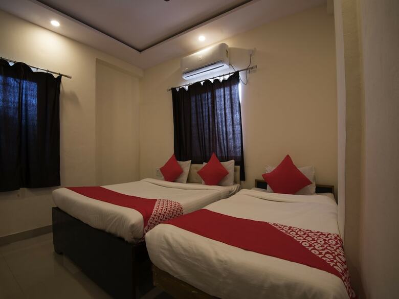 Hotel Oyo 26467 Sumiran Plaza