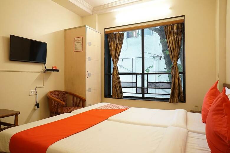 Oyo 23430 Hotel Radiant