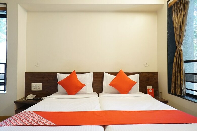 Oyo 23430 Hotel Radiant
