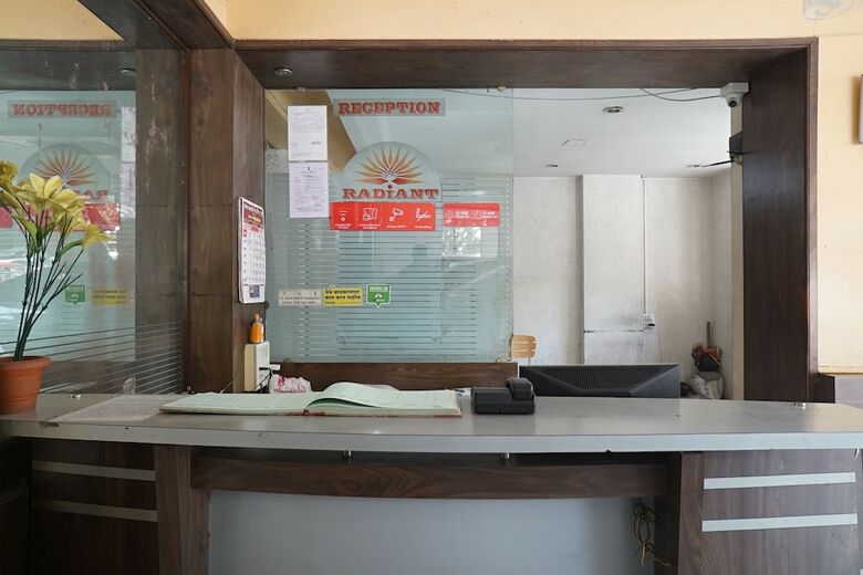 Oyo 23430 Hotel Radiant