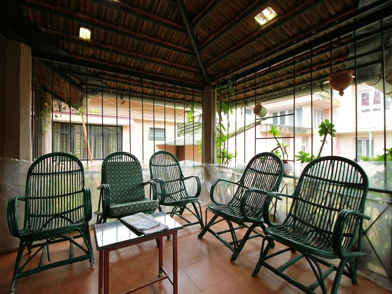 Hotel Oyo 4303 Flora Home Stay