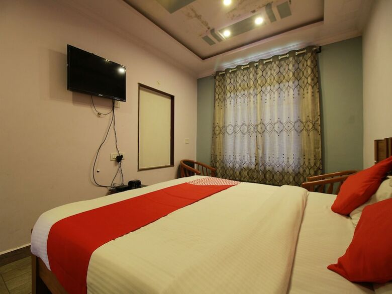 Hotel Oyo 4303 Flora Home Stay