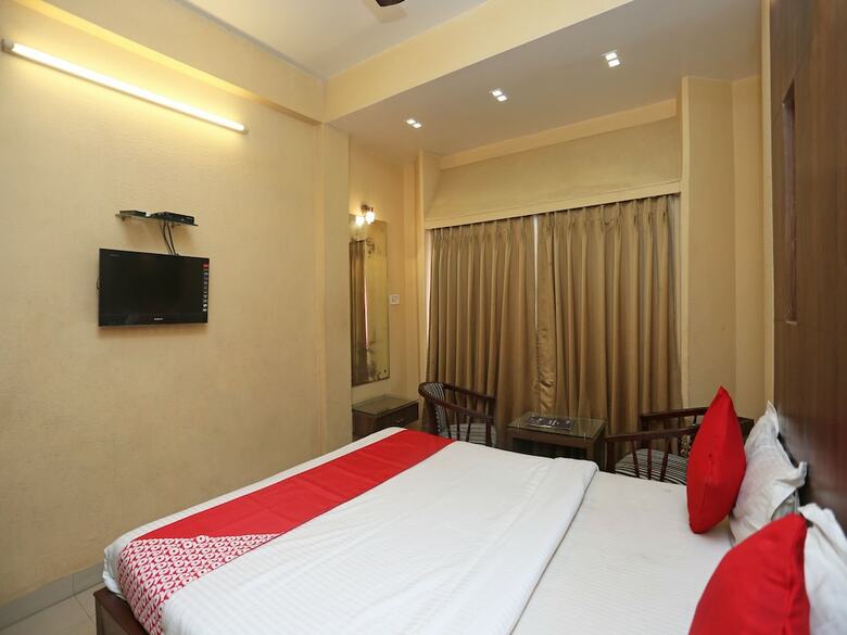 Oyo 26968 Hotel Aditya International