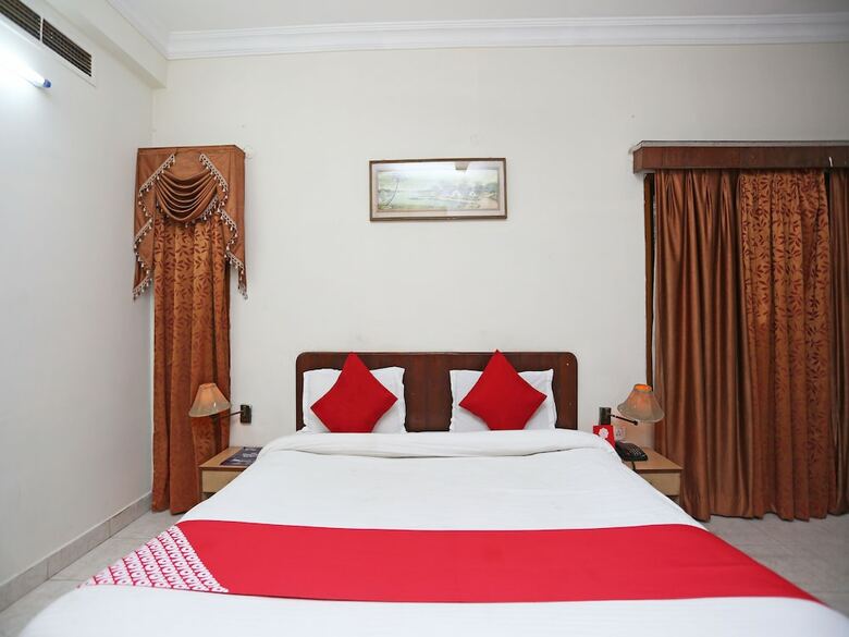 Oyo 2257 Hotel Mm Continental