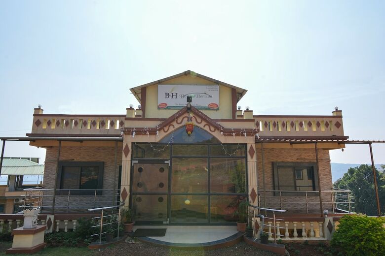 Oyo 16903 Beyond Horizon Hotel