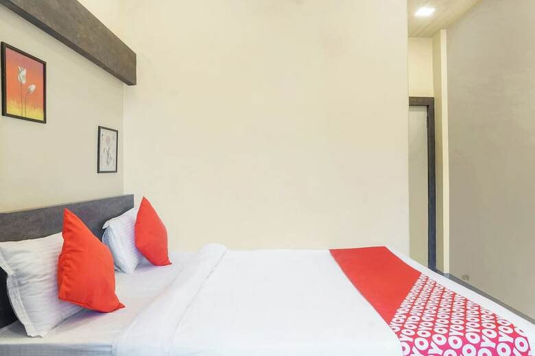 Hotel Oyo 13363 Summer Palace