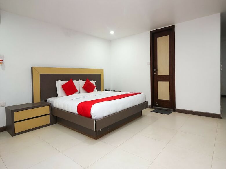 Hotel Oyo 27039 Peace Channel