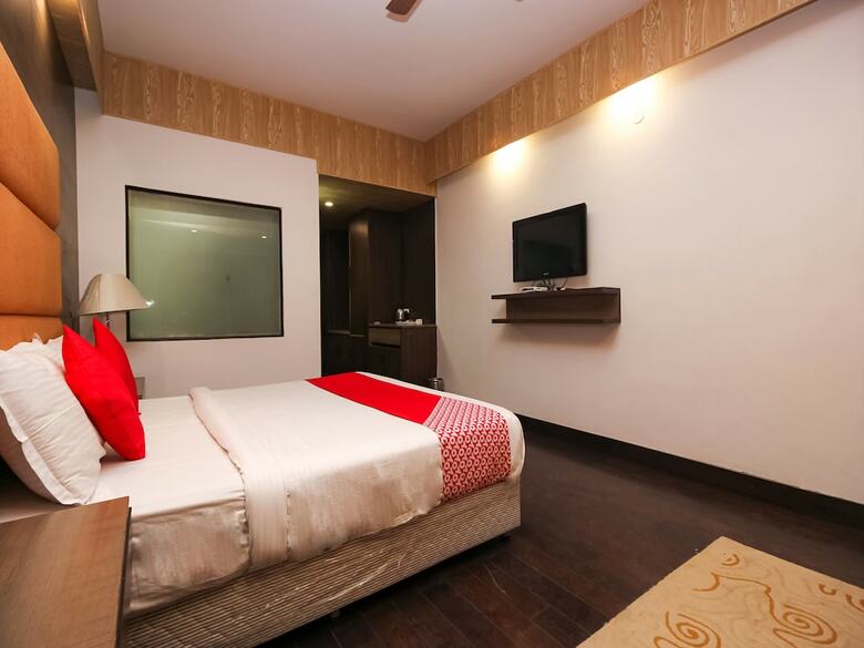 Hotel Oyo 27039 Peace Channel