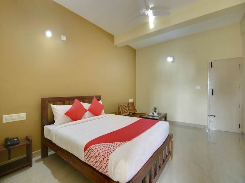 Hotel Oyo 26718 The Mayura Residency
