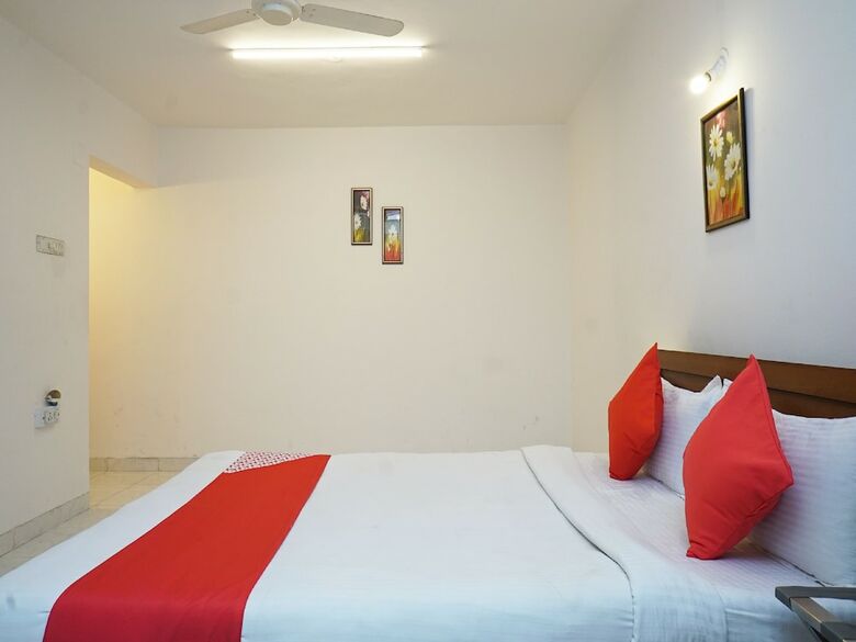 Hotel Oyo 23239 10 Blossoms Service Apartments