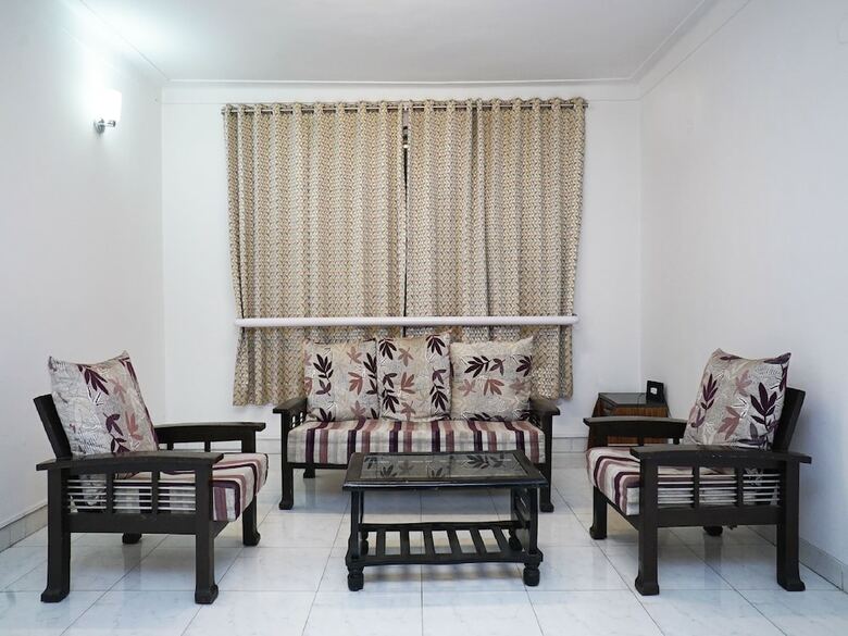 Hotel Oyo 23239 10 Blossoms Service Apartments