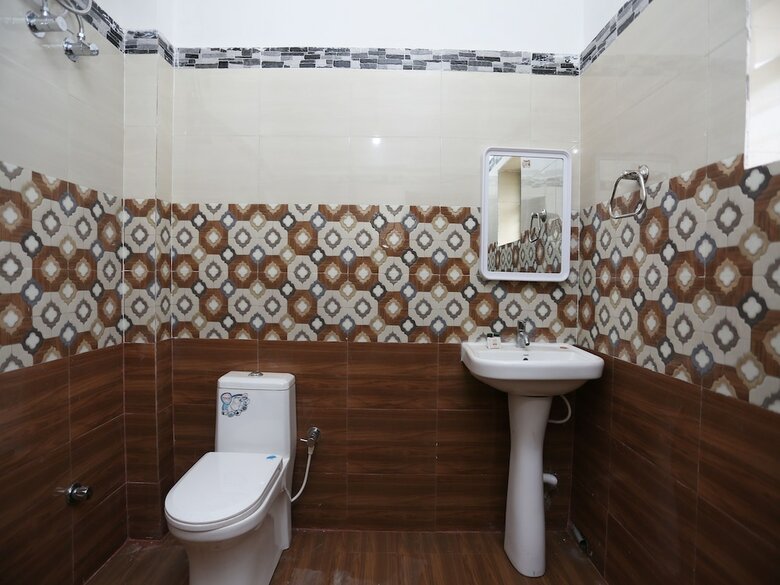 Hotel Oyo 19602 Omm Residency