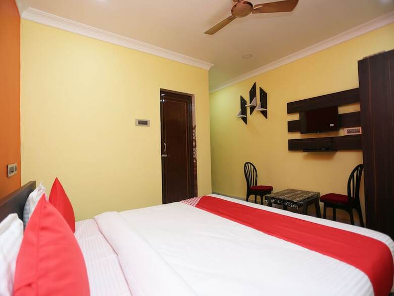 Hotel Oyo 19602 Omm Residency